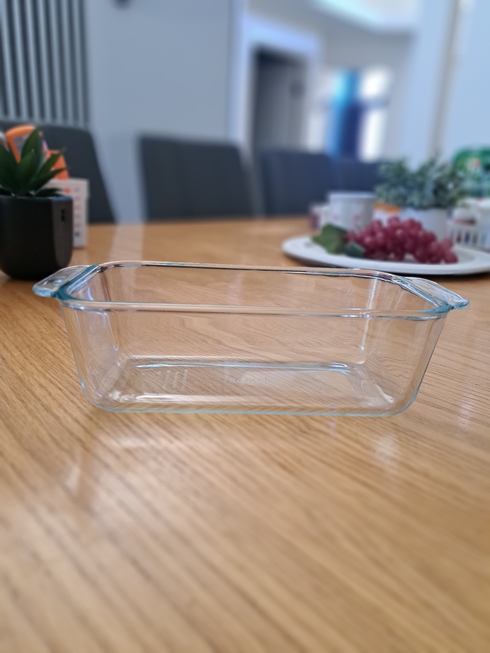 Pyrex Clear Glass Loaf Pan with Handles - Home Kitchen